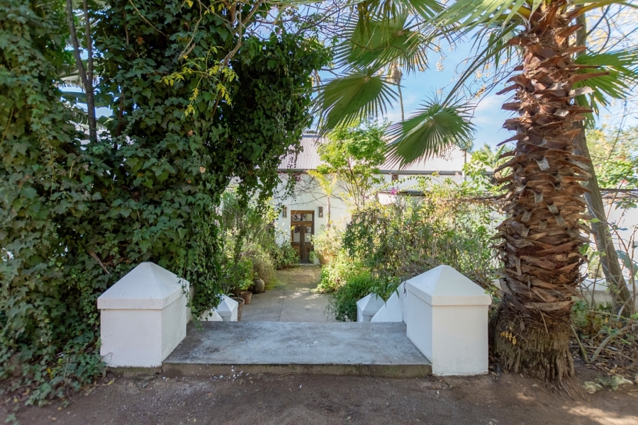 8 Bedroom Property for Sale in Hopefield Western Cape